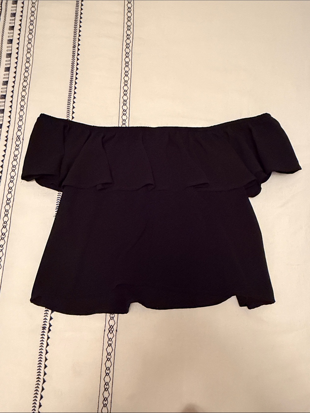 Design Lab Lord & Taylor Black Off-Shoulder Ruffle Crop Top - Picture 3 of 6